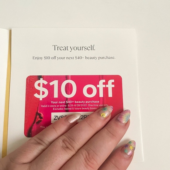 NWT MACYS BEAUTY BOX All about pride 8 pieces - Picture 5 of 6